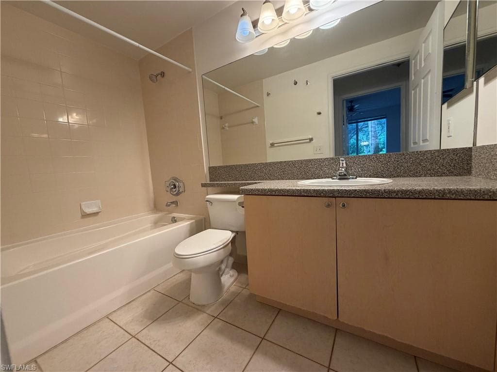 1210 Reserve WAY # 107, NAPLES FL 34105-12