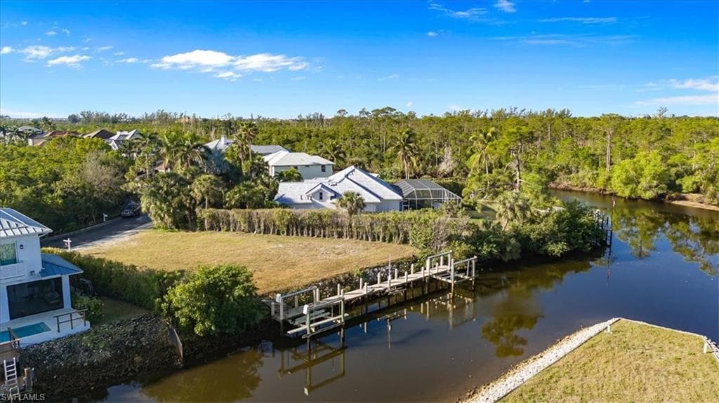 1895 Gordon River LN, NAPLES FL 34104-6