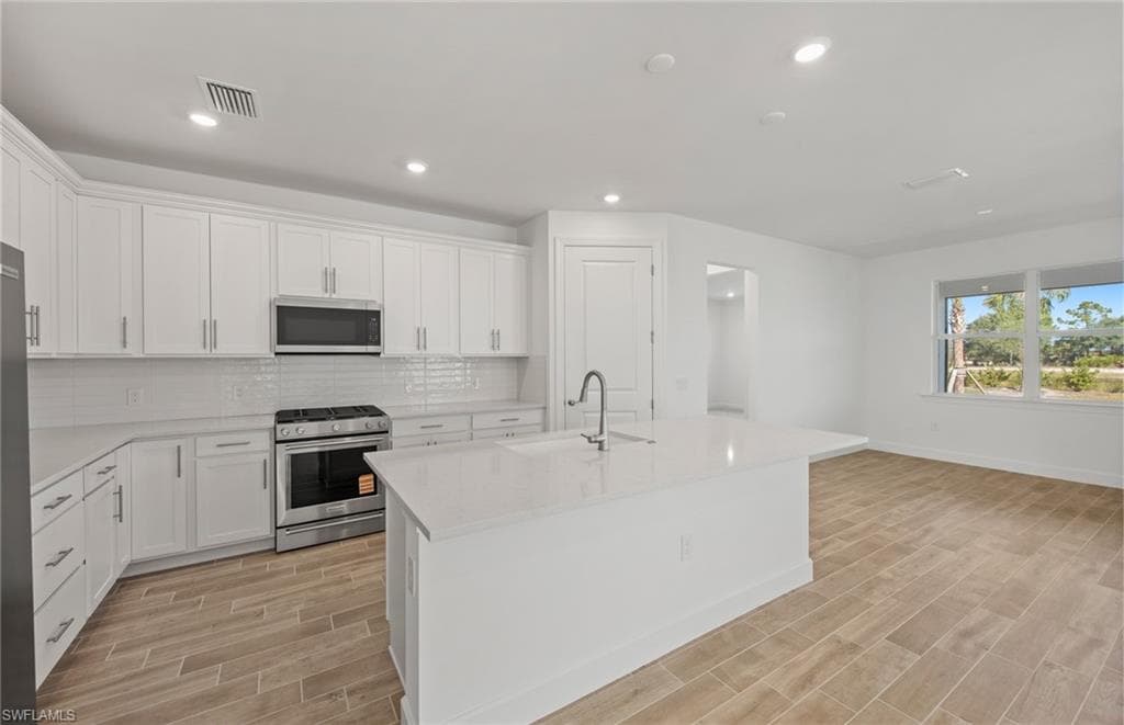 12599 Quartz DR-6