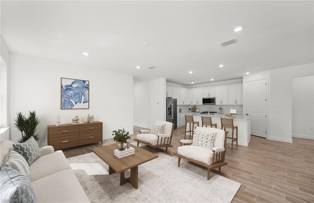 12599 Quartz DR-2