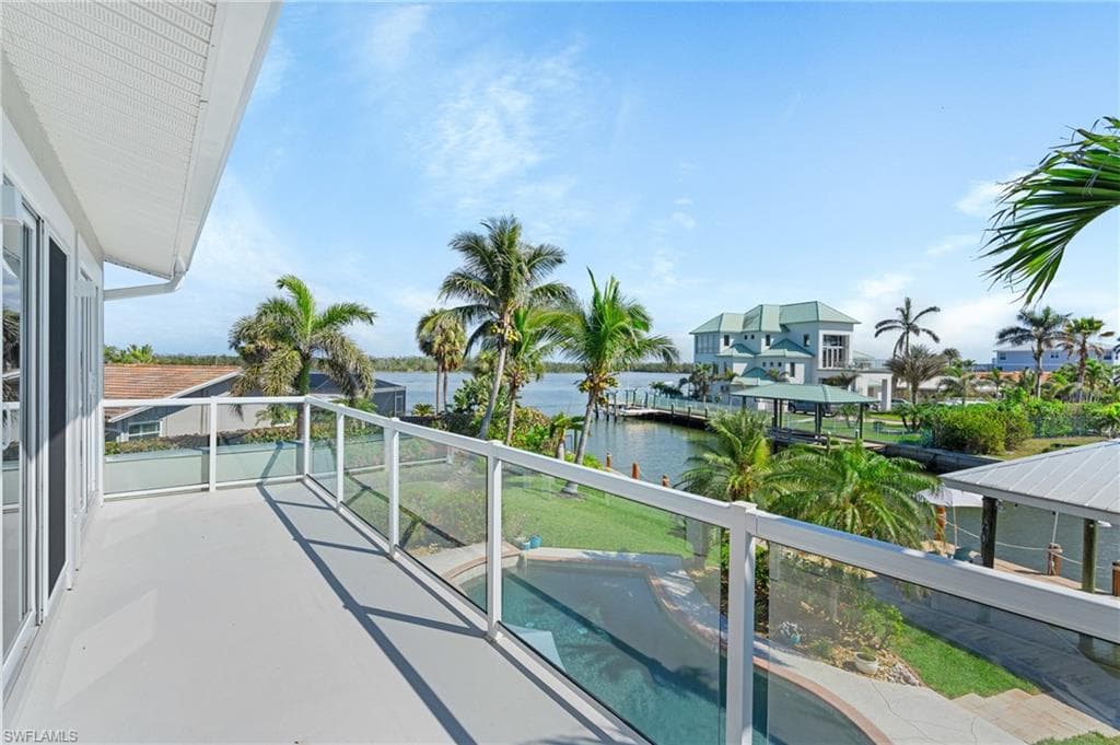 490 Randy LN, FORT MYERS BEACH FL 33931-32