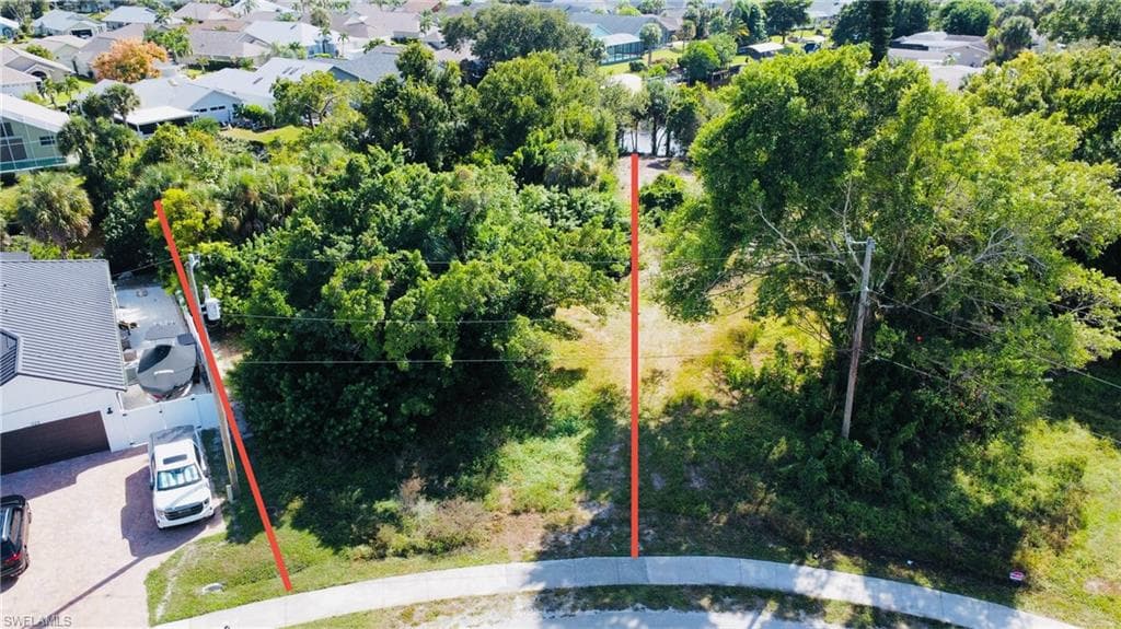 935 Iris DR, NORTH FORT MYERS FL 33903-2