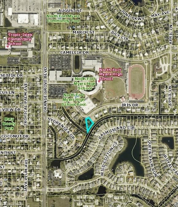 935 Iris DR, NORTH FORT MYERS FL 33903-8