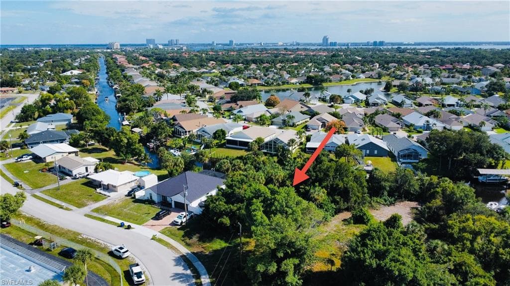 935 Iris DR, NORTH FORT MYERS FL 33903-3