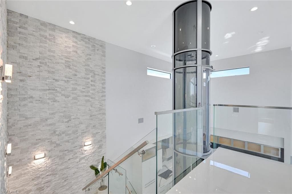 1110 Lenox CT, CAPE CORAL FL 33904-16