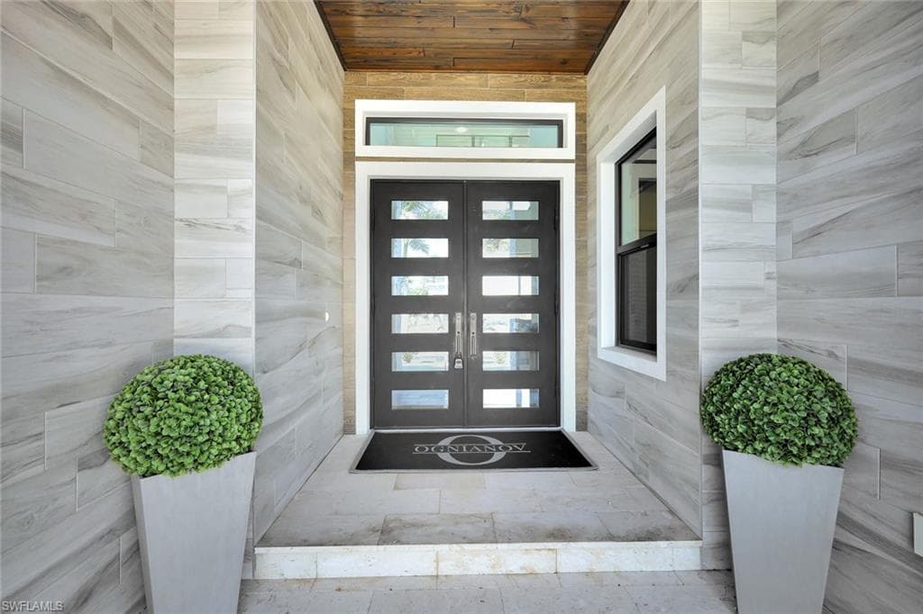 1110 Lenox CT, CAPE CORAL FL 33904-3