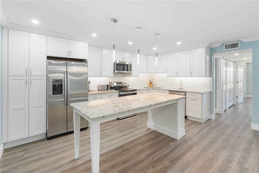 845 E Gulf DR # 111, SANIBEL FL 33957-42