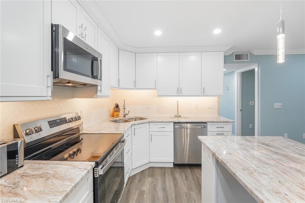 845 E Gulf DR # 111, SANIBEL FL 33957-17