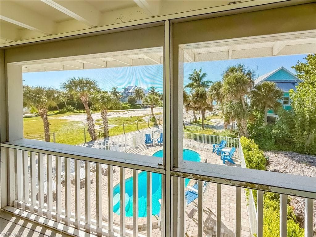 210 White Pelican DR-42