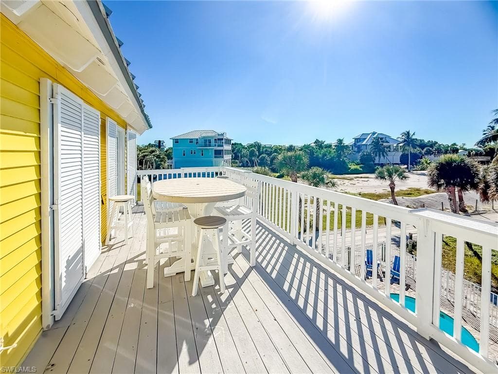 210 White Pelican DR-50
