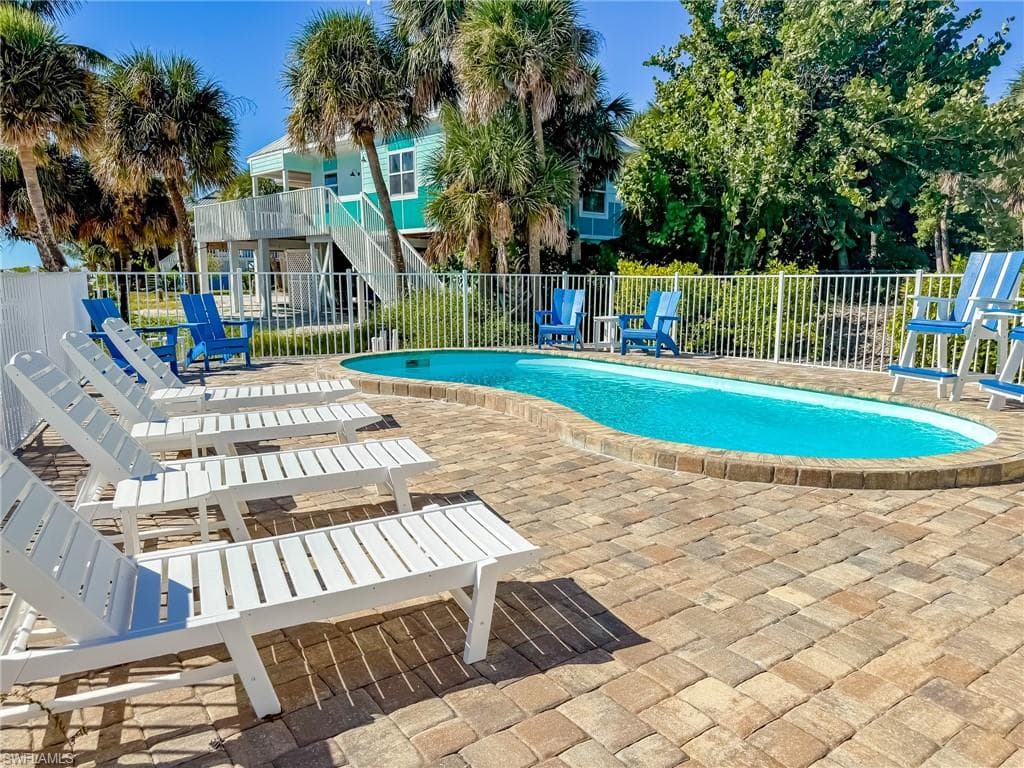 210 White Pelican DR-11