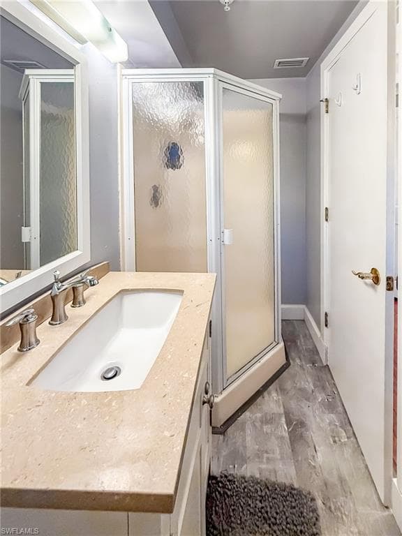 210 White Pelican DR-40