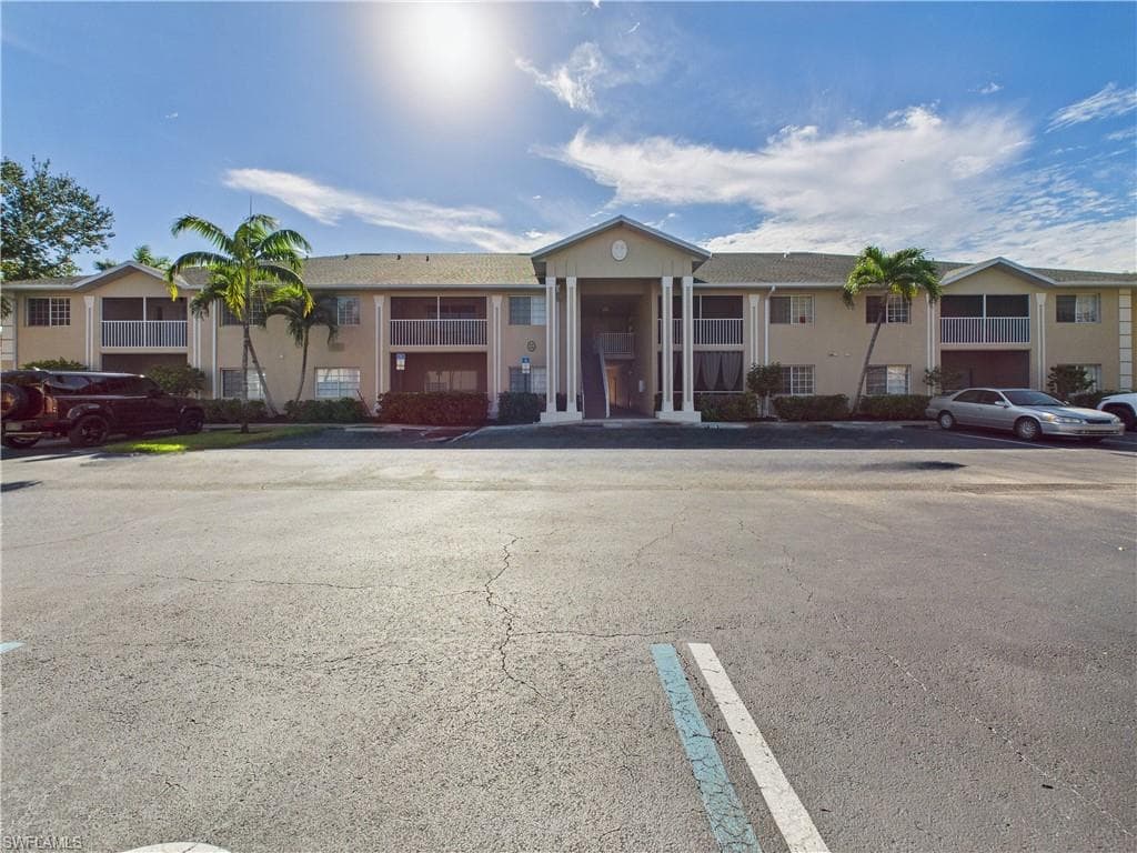 27091 Matheson AVE # 105, BONITA SPRINGS FL 34135-27