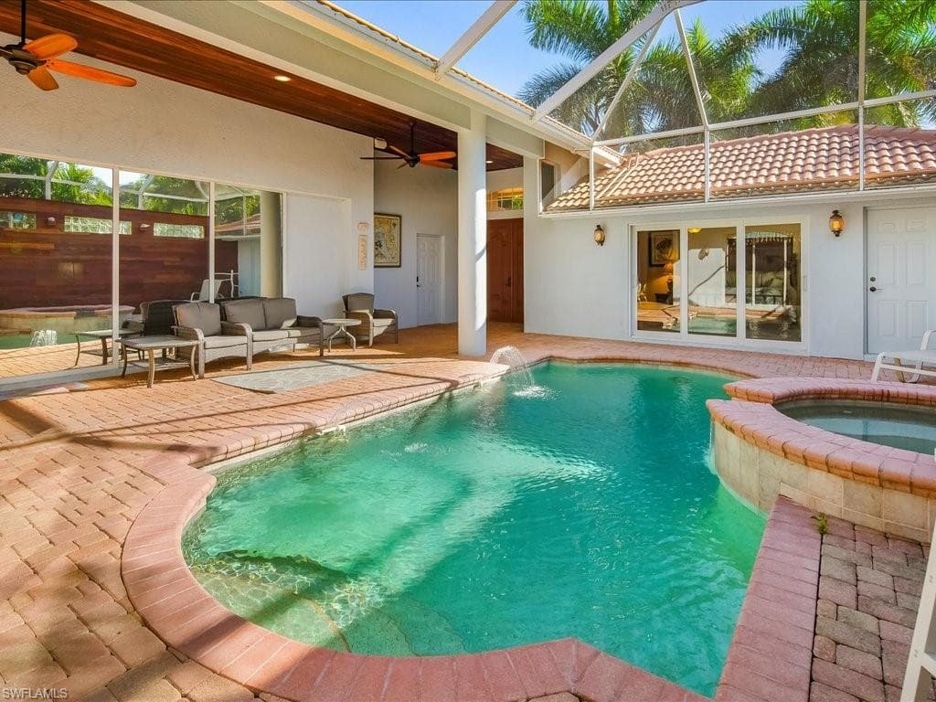 1309 Briarwood CT, NAPLES FL 34104-6