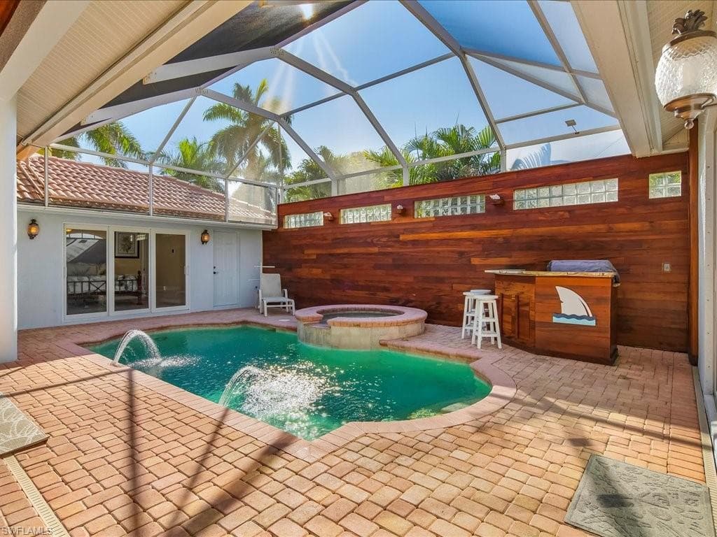 1309 Briarwood CT, NAPLES FL 34104-9