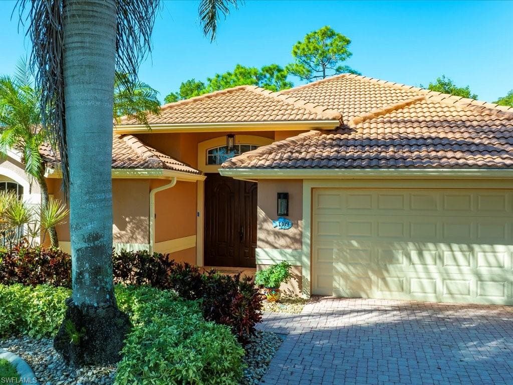 1309 Briarwood CT, NAPLES FL 34104-3