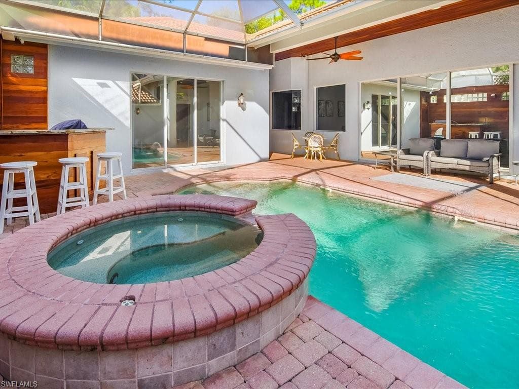 1309 Briarwood CT, NAPLES FL 34104-7