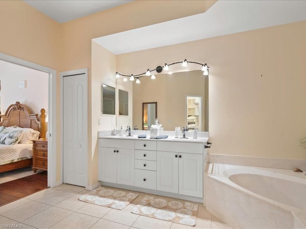 1309 Briarwood CT, NAPLES FL 34104-20