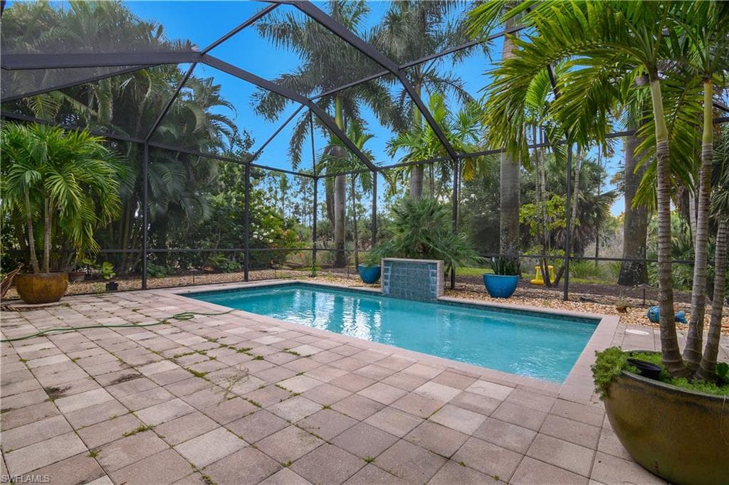 1558 Serrano CIR, NAPLES FL 34105-22