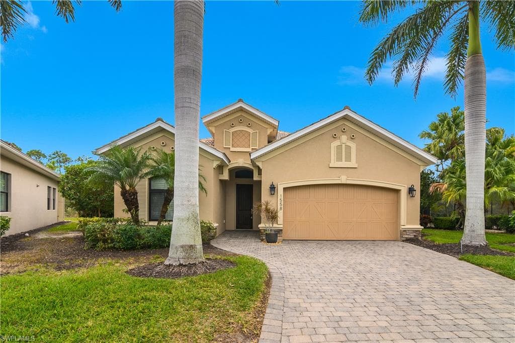 1558 Serrano CIR, NAPLES FL 34105-1