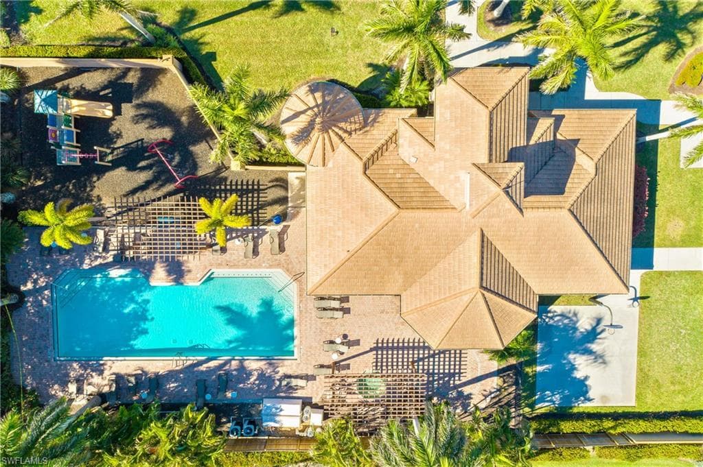 1558 Serrano CIR, NAPLES FL 34105-25