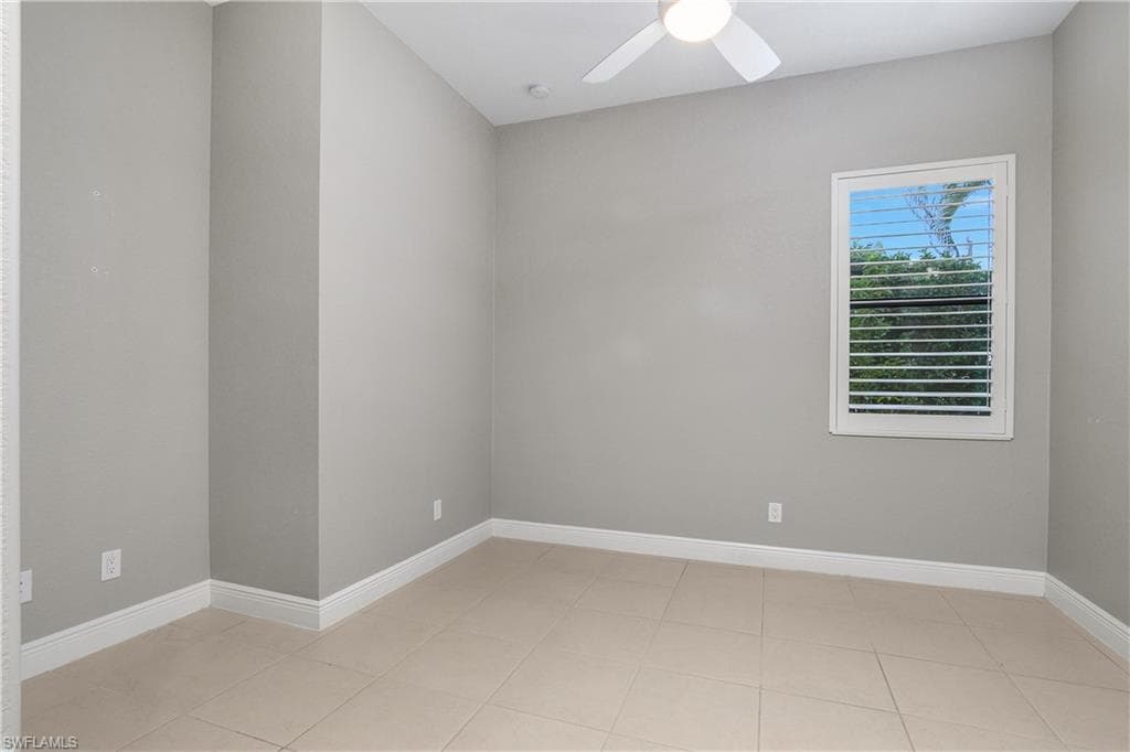 1558 Serrano CIR, NAPLES FL 34105-19