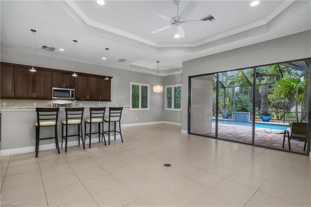 1558 Serrano CIR, NAPLES FL 34105-9