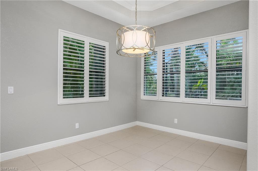 1558 Serrano CIR, NAPLES FL 34105-10