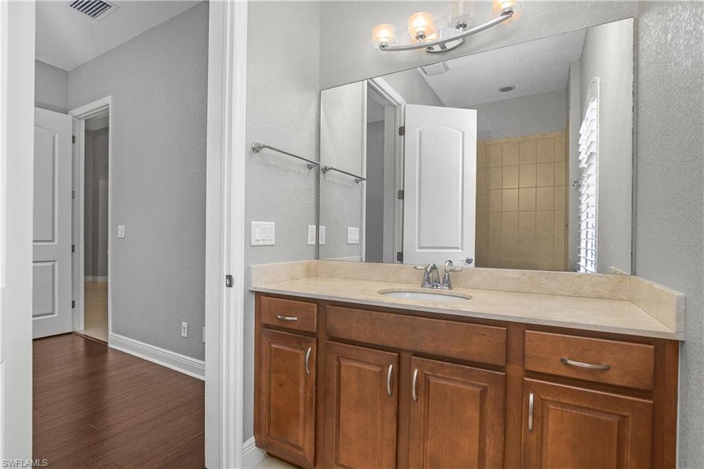 1558 Serrano CIR, NAPLES FL 34105-18