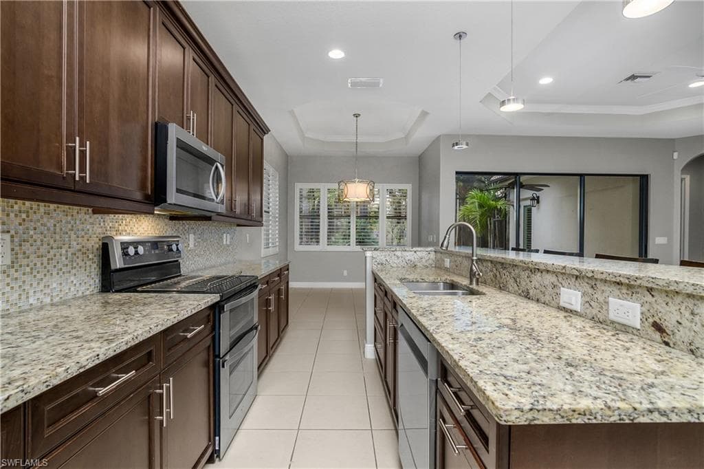 1558 Serrano CIR, NAPLES FL 34105-7