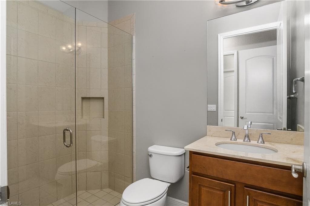 1558 Serrano CIR, NAPLES FL 34105-20