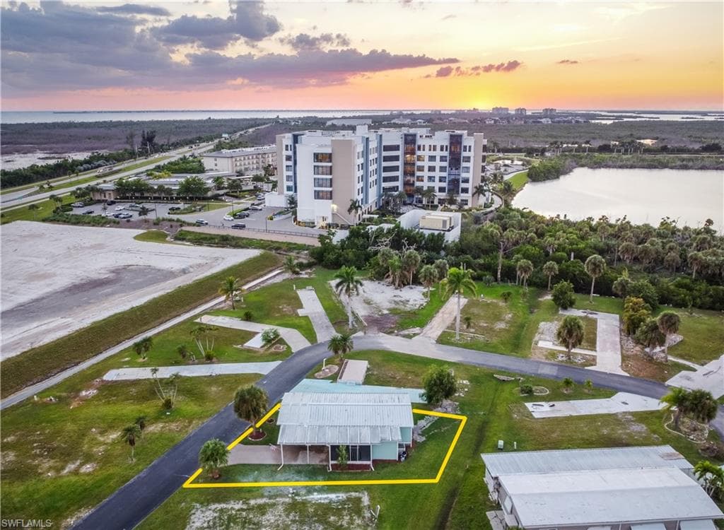 13670 Dowitcher DR-1