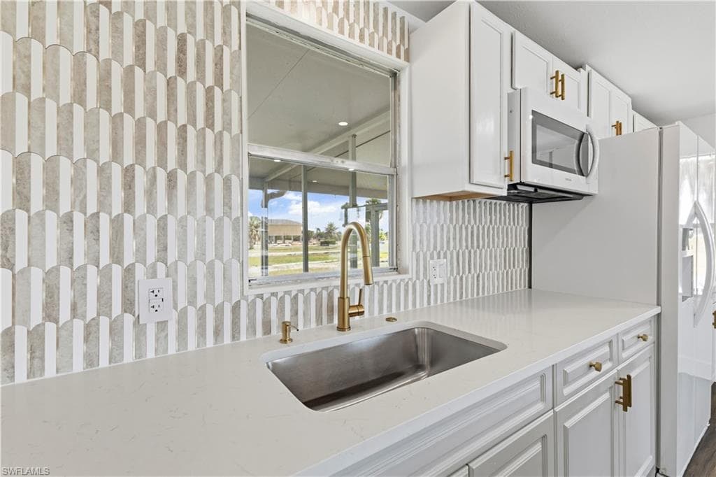 13670 Dowitcher DR-8