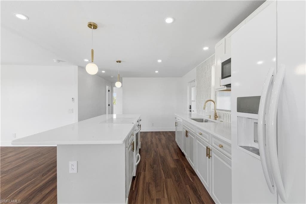 13670 Dowitcher DR-10