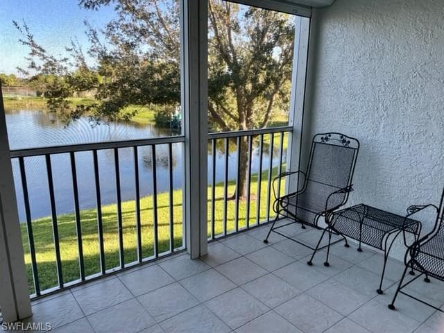 9580 Victoria Lane LN # 202, NAPLES FL 34109-1