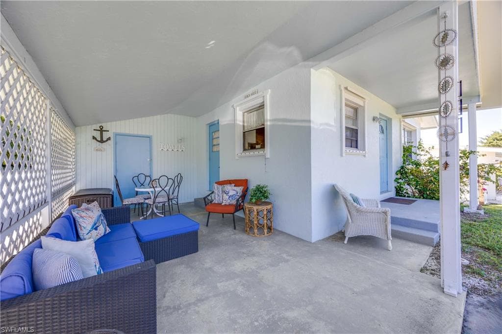 111 7th ST, NAPLES FL 34113-22