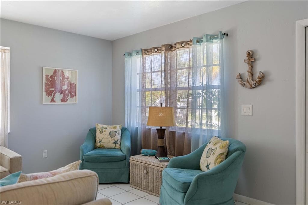 111 7th ST, NAPLES FL 34113-6