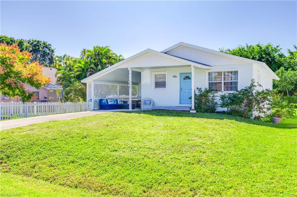 111 7th ST, NAPLES FL 34113-33