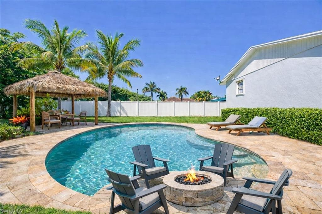 111 7th ST, NAPLES FL 34113-24