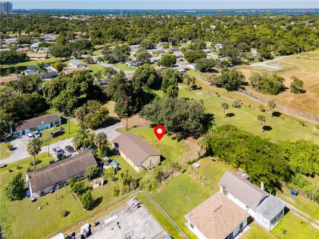 212 Charlotte AVE, FORT MYERS FL 33916-3