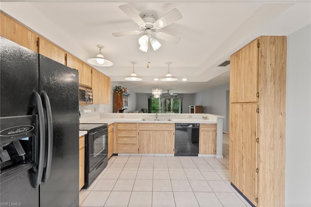 137 Pinebrook DR, FORT MYERS FL 33907-12