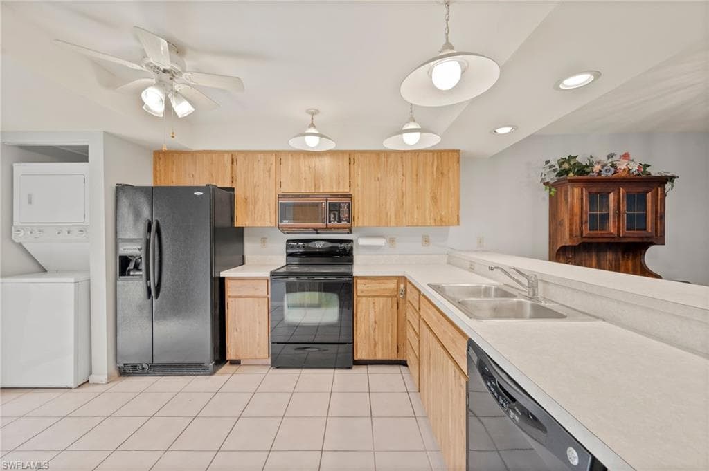 137 Pinebrook DR, FORT MYERS FL 33907-11