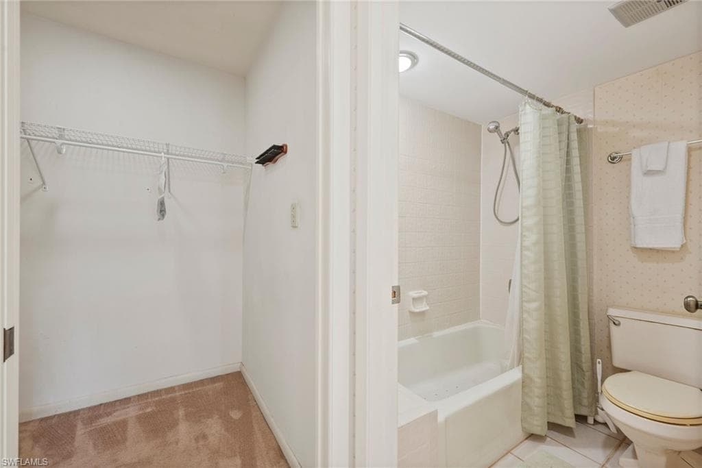 137 Pinebrook DR, FORT MYERS FL 33907-21