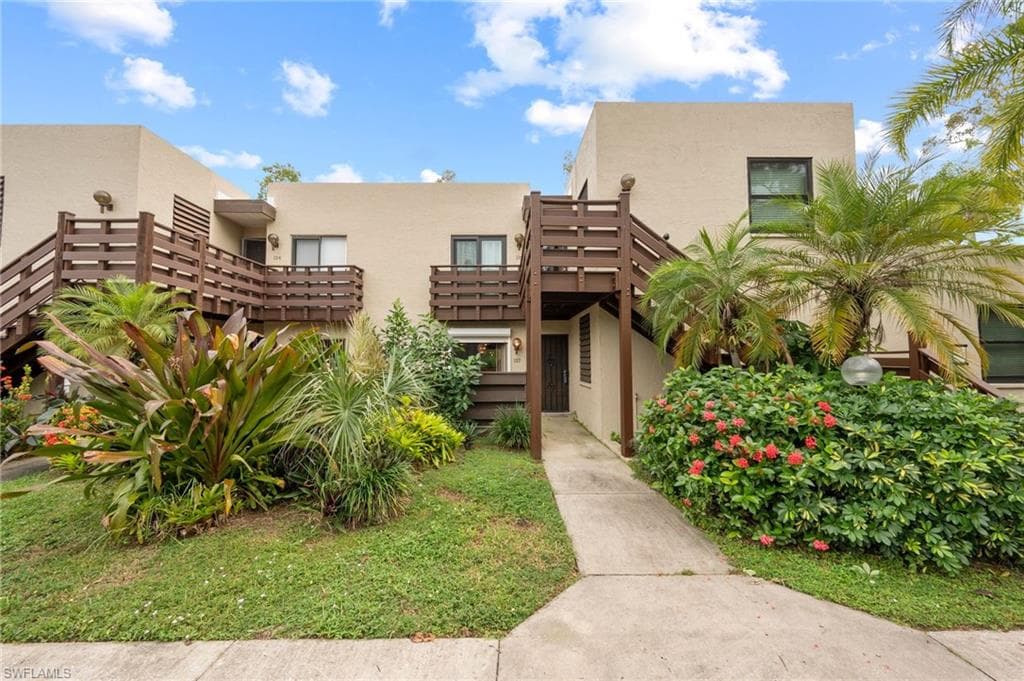137 Pinebrook DR, FORT MYERS FL 33907-6