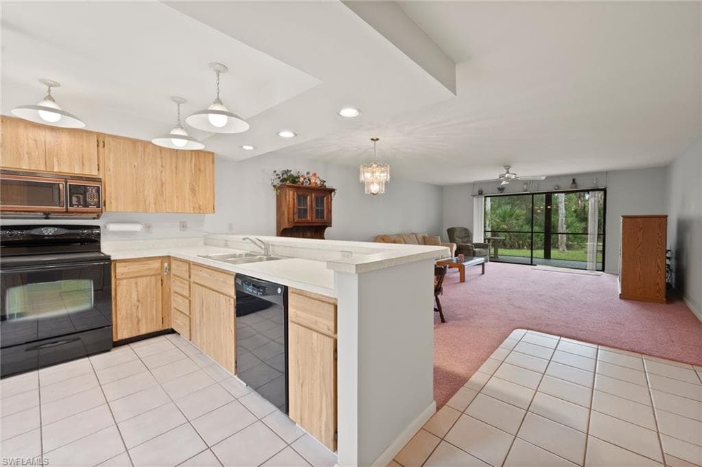 137 Pinebrook DR, FORT MYERS FL 33907-2