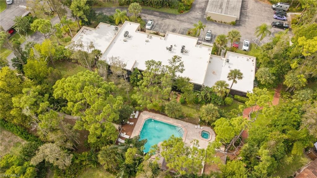 137 Pinebrook DR, FORT MYERS FL 33907-37