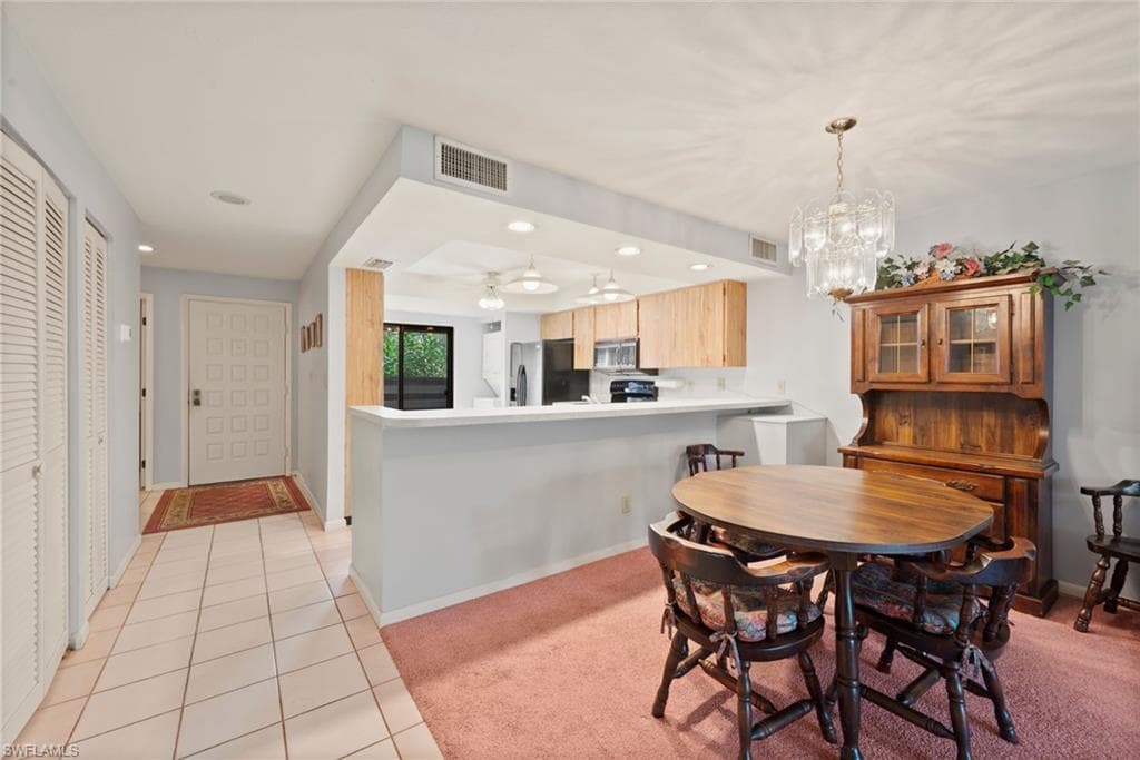 137 Pinebrook DR, FORT MYERS FL 33907-10