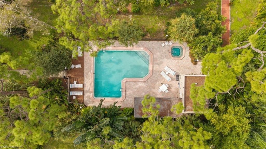 137 Pinebrook DR, FORT MYERS FL 33907-38