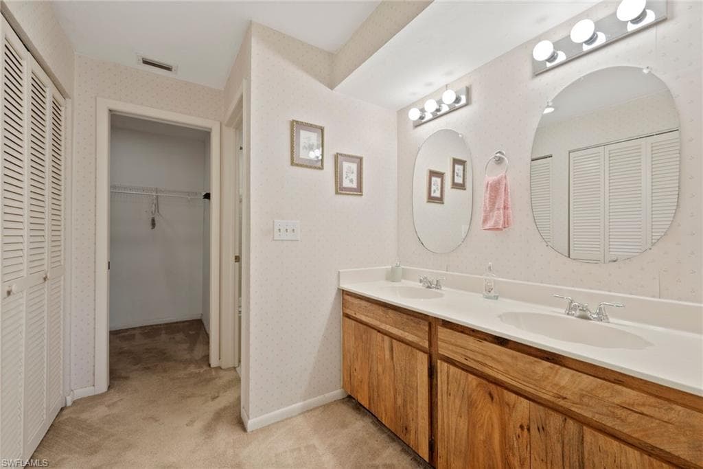 137 Pinebrook DR, FORT MYERS FL 33907-20