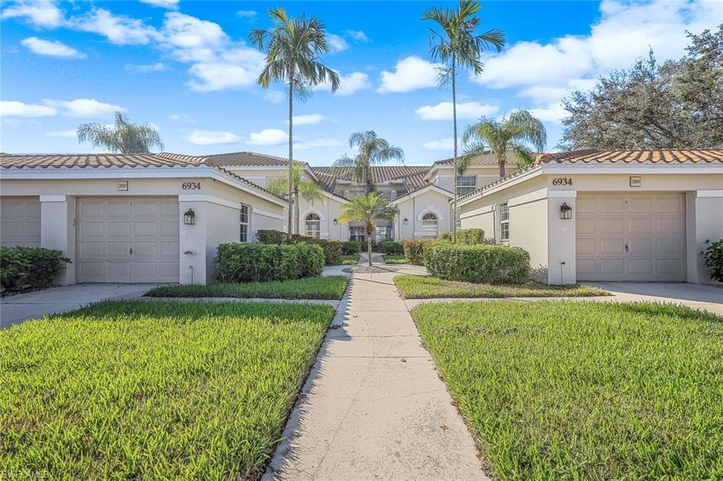 6934 Rain Lily CT # 102, NAPLES FL 34109-16